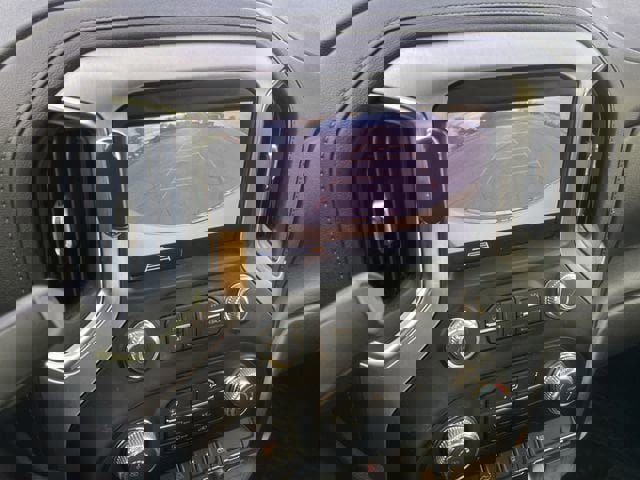 Used 2020 GMC Sierra 1500 Elevation image 16