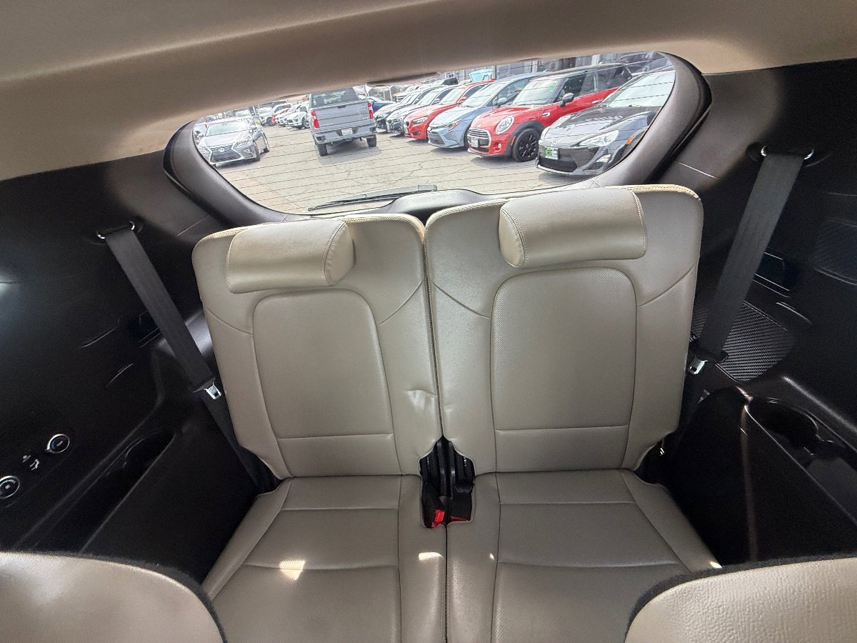 Used 2019 Hyundai Santa Fe XL FWD image 16