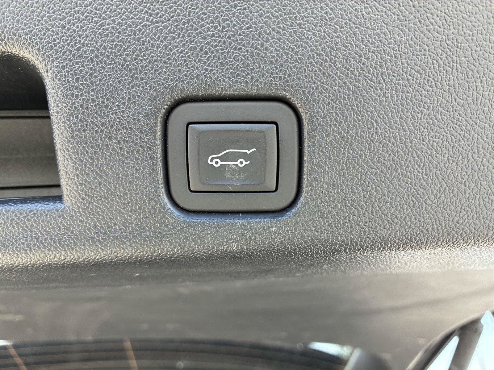 Used 2025 GMC Acadia Elevation w/ Elevation Premium Package AWD/4WD image 13