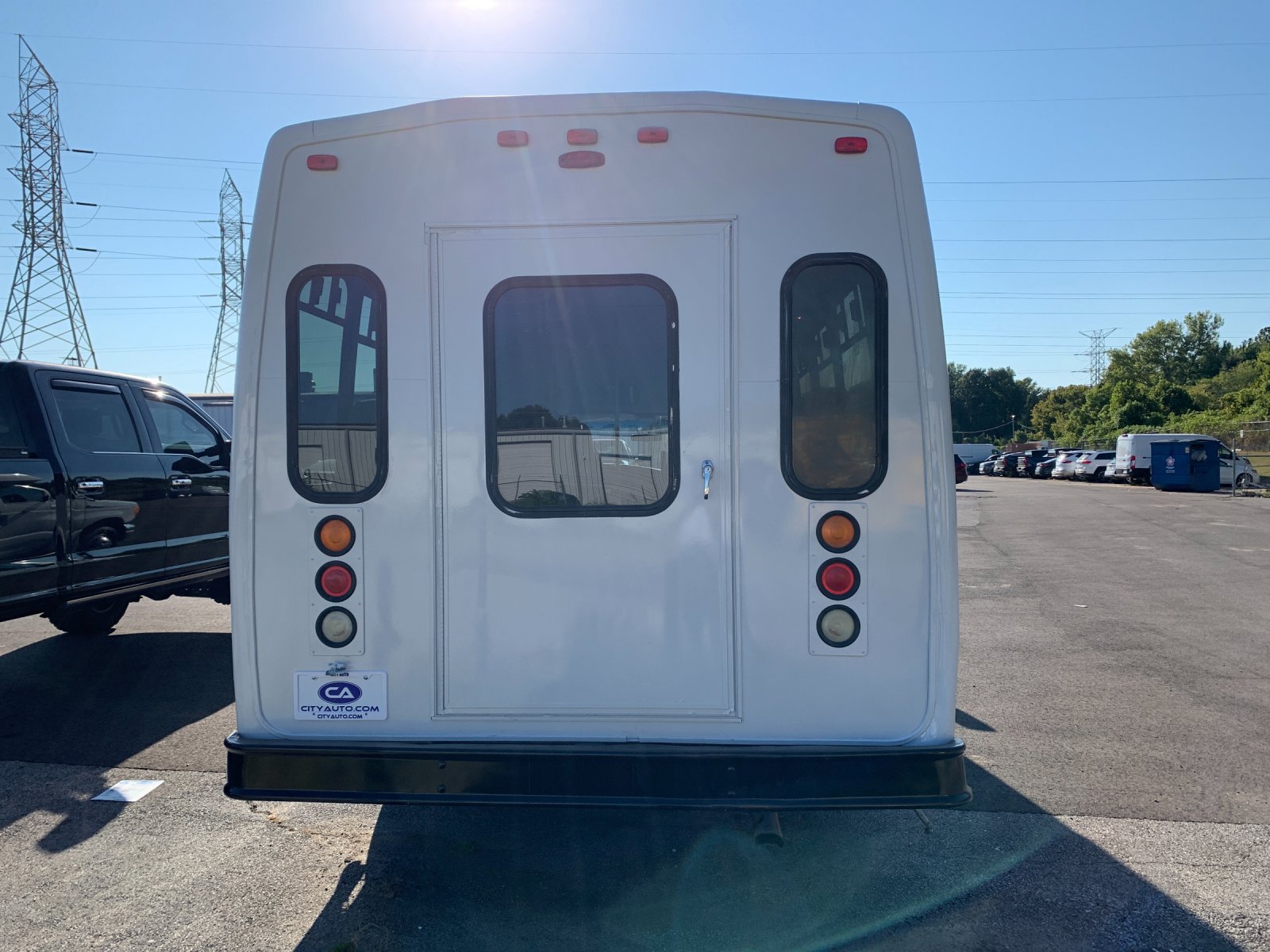 Used 2006 Ford E-350 and Econoline 350 Super Duty RWD image 4