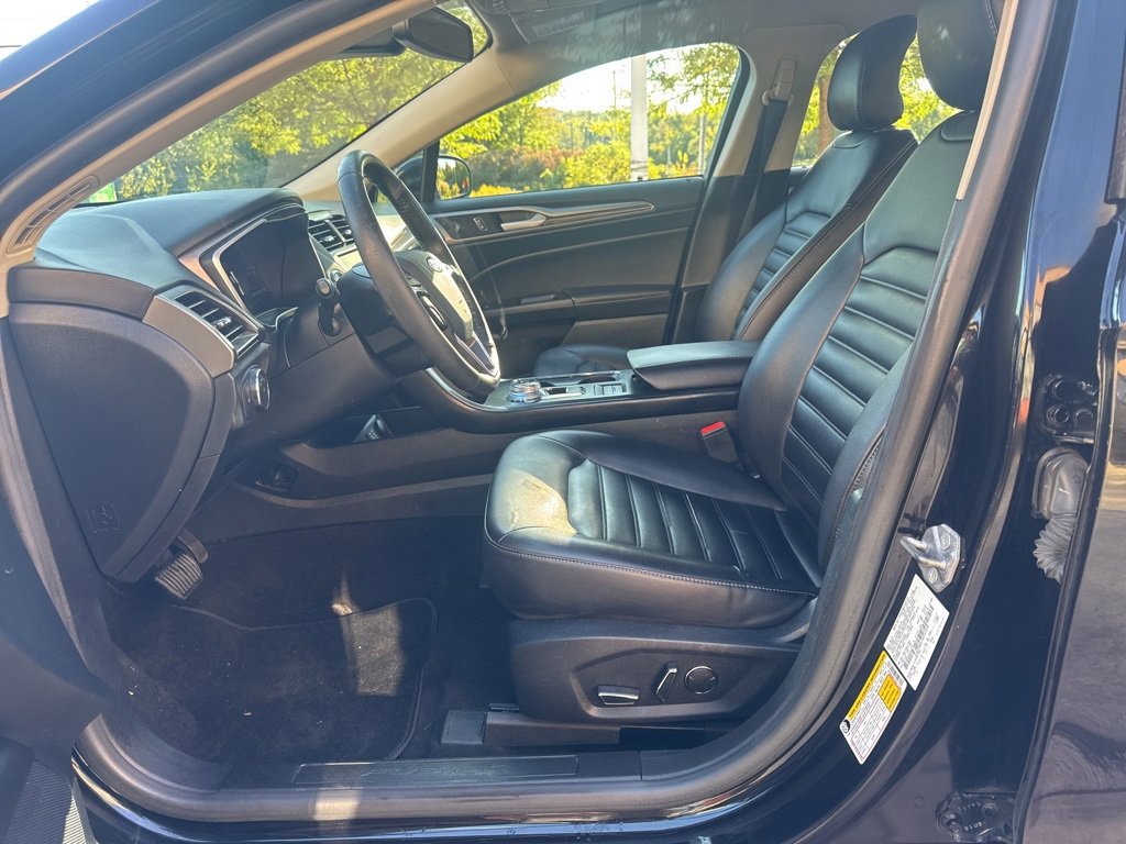 Used 2019 Ford Fusion SEL image 17