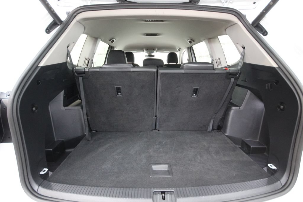 Used 2025 Volkswagen Atlas SE AWD/4WD image 6