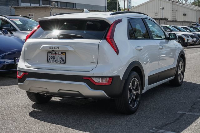 Certified 2025 Kia Niro EX FWD image 9
