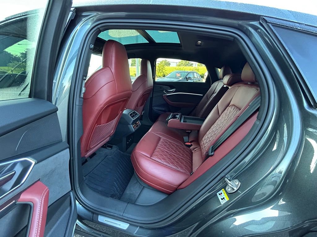 Used 2023 Audi e-tron S Premium Plus w/ Black Optic Package image 73