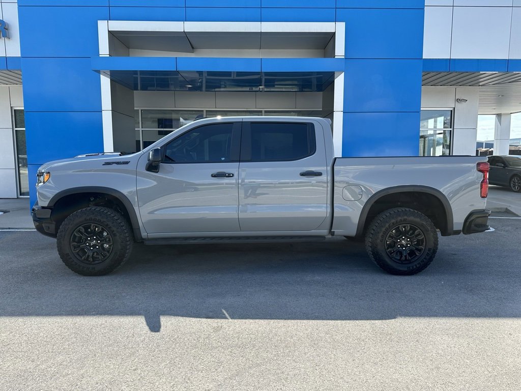 Used 2025 Chevrolet Silverado 1500 ZR2 w/ Technology Package image 2