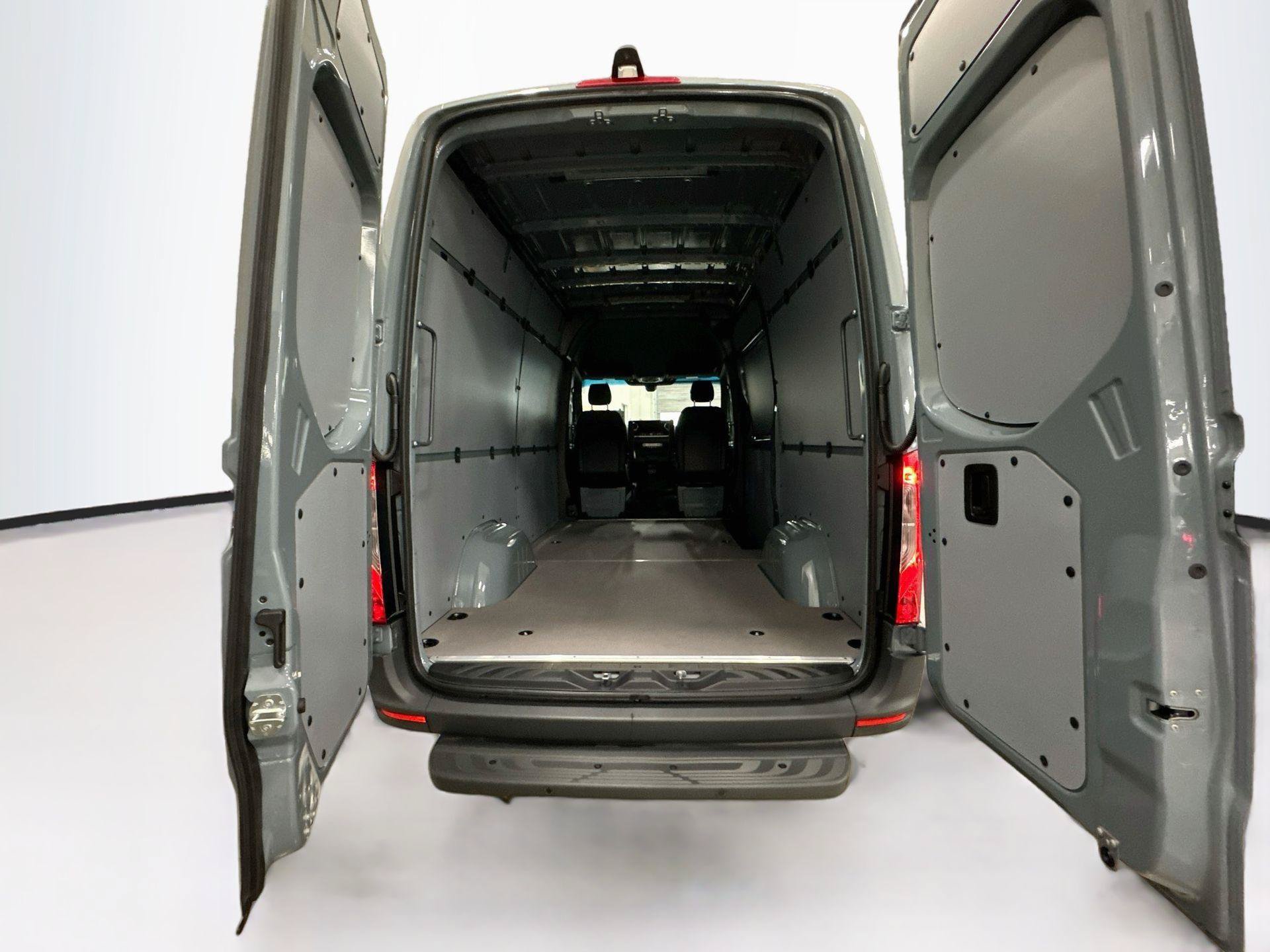 Used 2026 Mercedes-Benz Sprinter 2500 image 5
