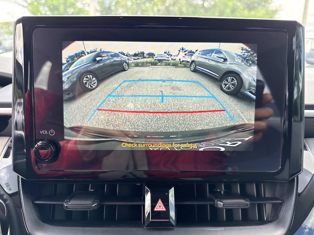 Used 2025 Toyota Corolla LE FWD image 27