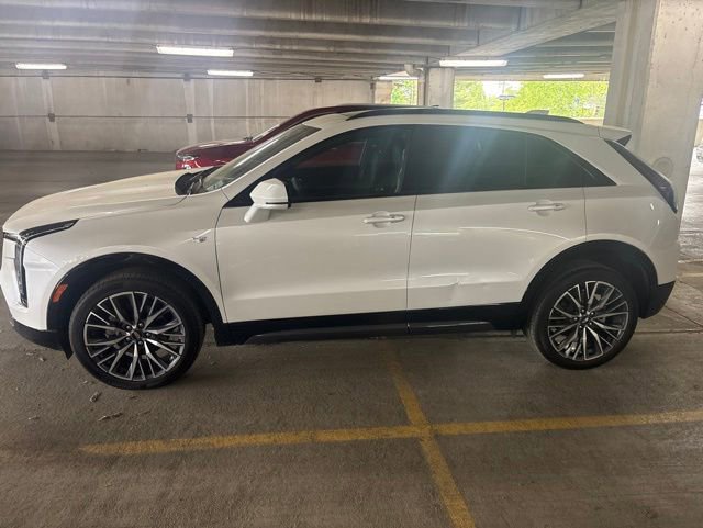 Used 2024 Cadillac XT4 Sport AWD/4WD image 2