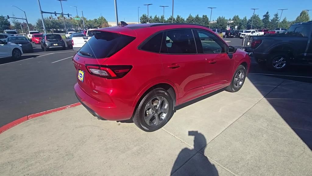 Used 2024 Ford Escape ST-Line AWD/4WD image 4