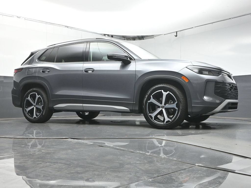 New 2026 Volkswagen Tiguan SE FWD image 29