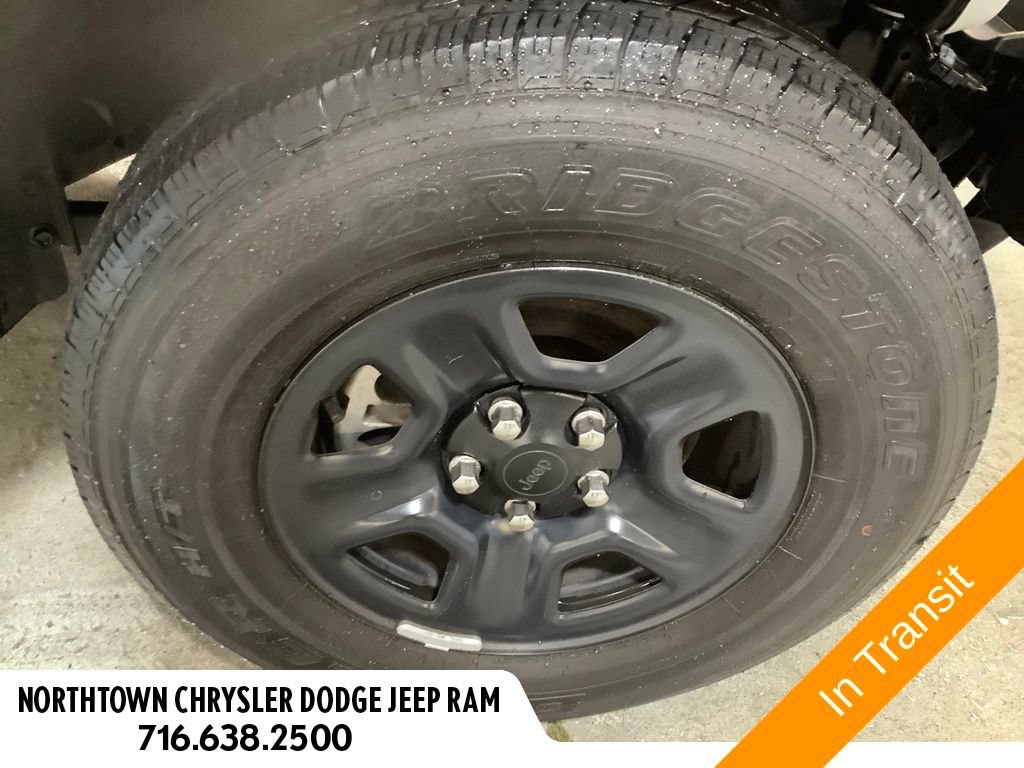 Used 2023 Jeep Gladiator Sport AWD/4WD image 10