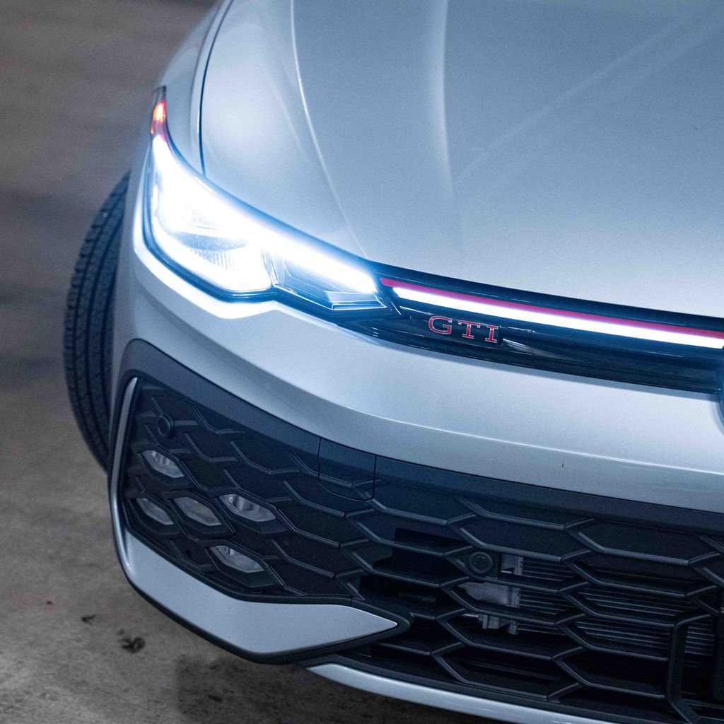 New 2026 Volkswagen GTI SE FWD image 3