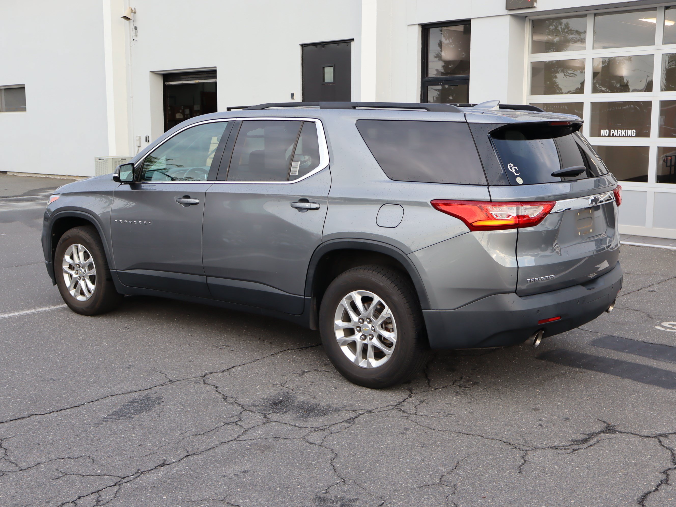 Used 2019 Chevrolet Traverse LT FWD image 8