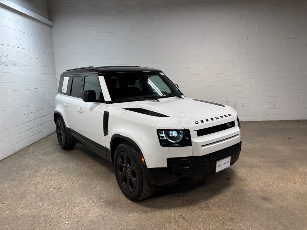 Used 2023 Land Rover Defender 110 X-Dynamic SE image 4