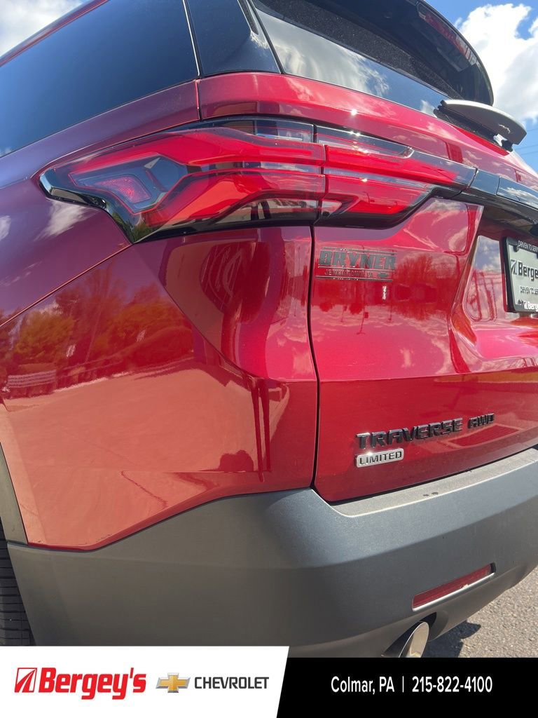 Used 2024 Chevrolet Traverse LT w/ Midnight/Sport Edition AWD/4WD image 12