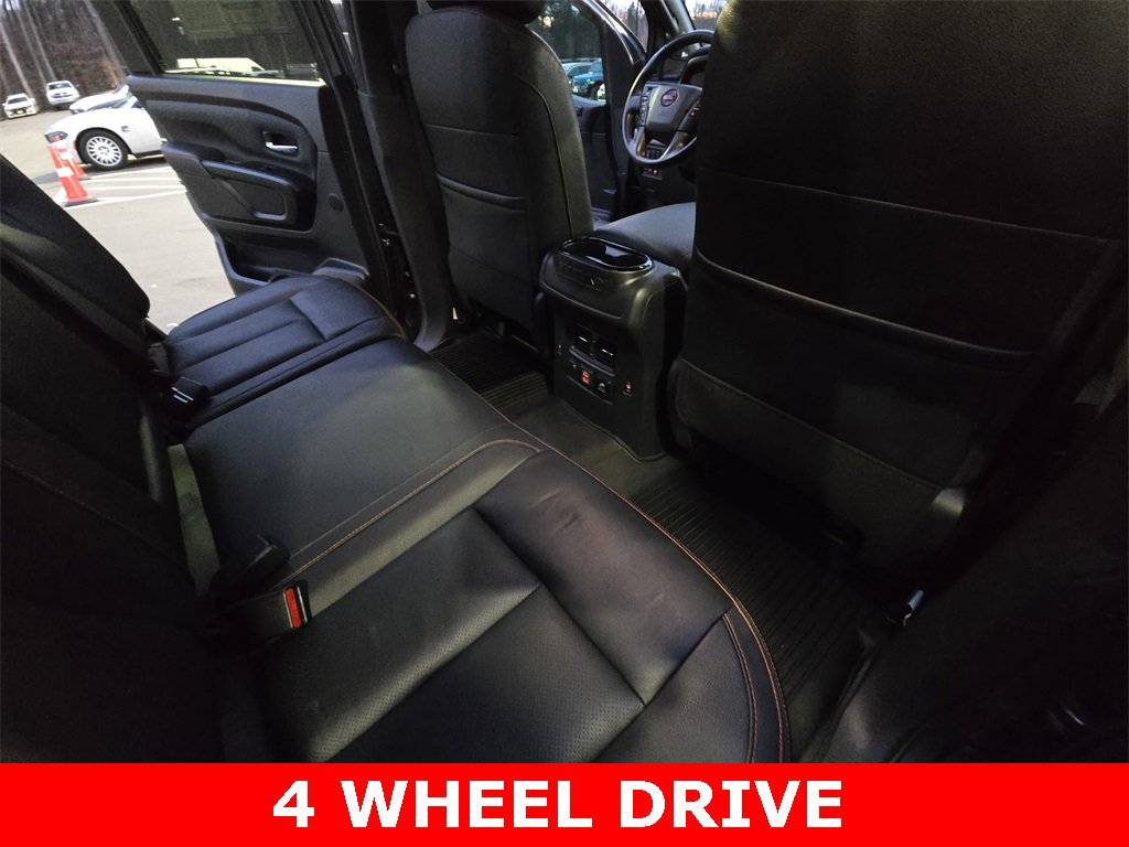 Used 2023 Nissan Titan PRO-4X w/ Pro-4x Convenience Package image 12