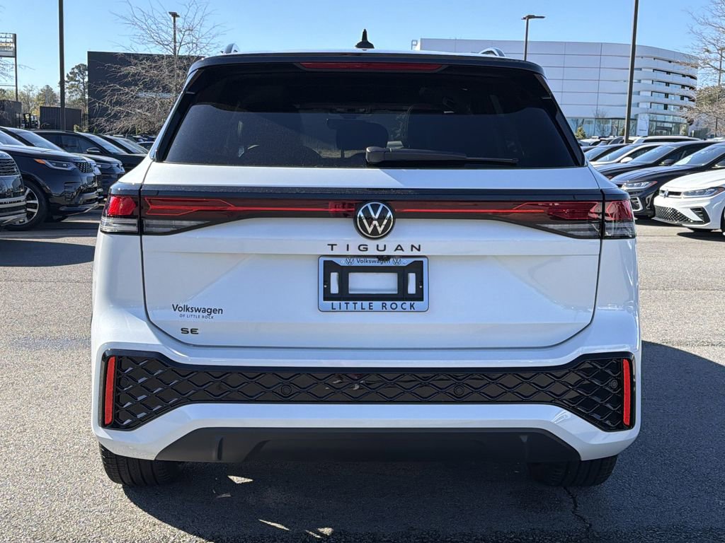 New 2026 Volkswagen Tiguan SE R-Line FWD image 4