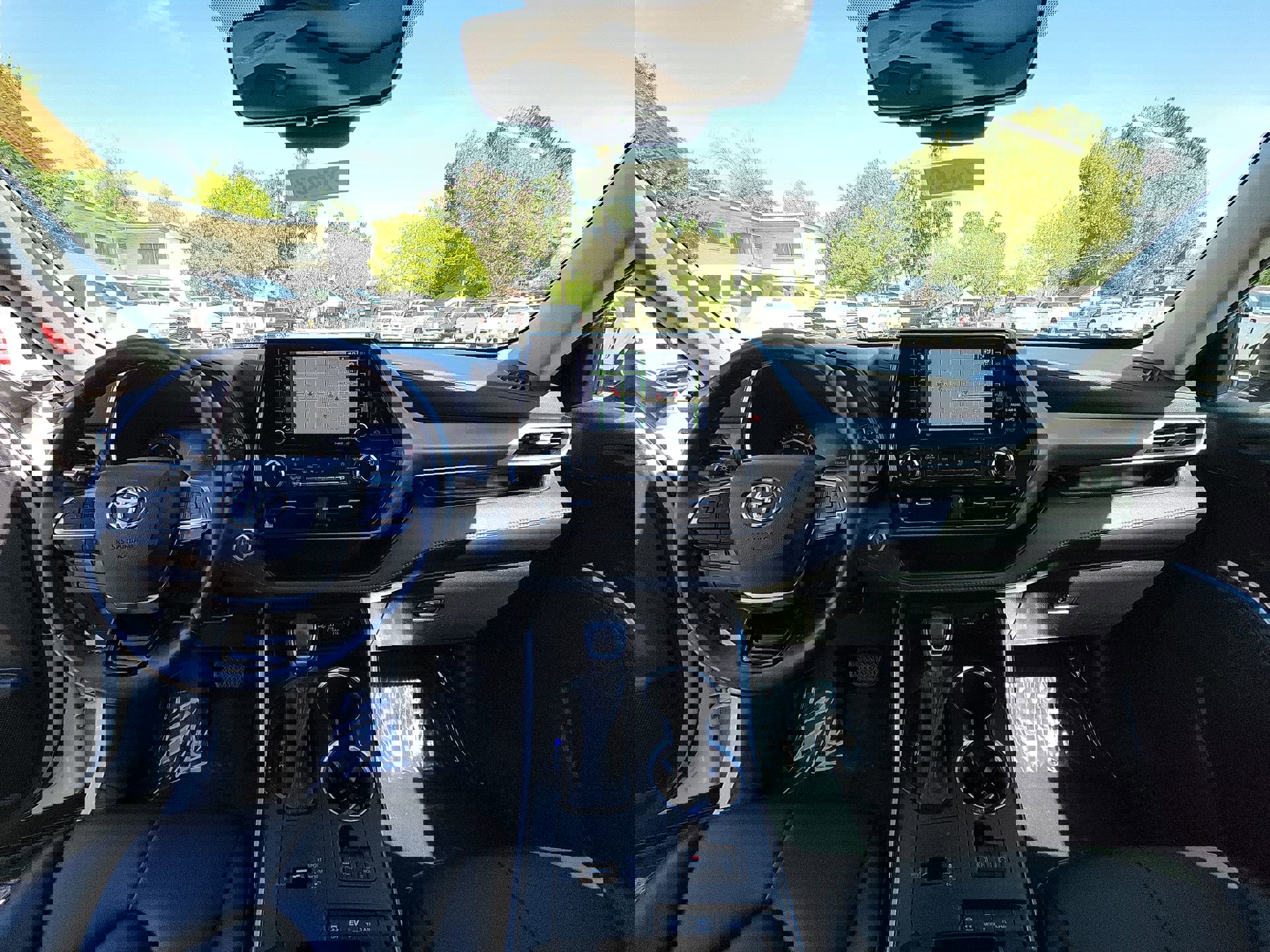 Used 2021 Toyota Highlander XLE image 27