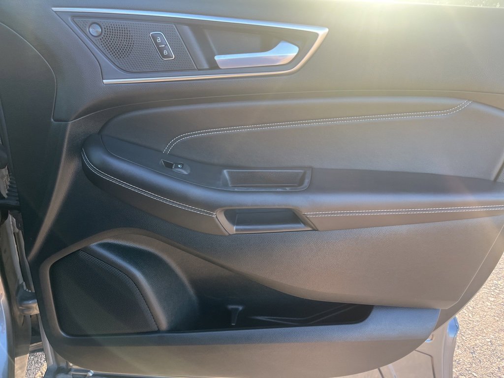 Used 2024 Ford Edge Titanium image 21