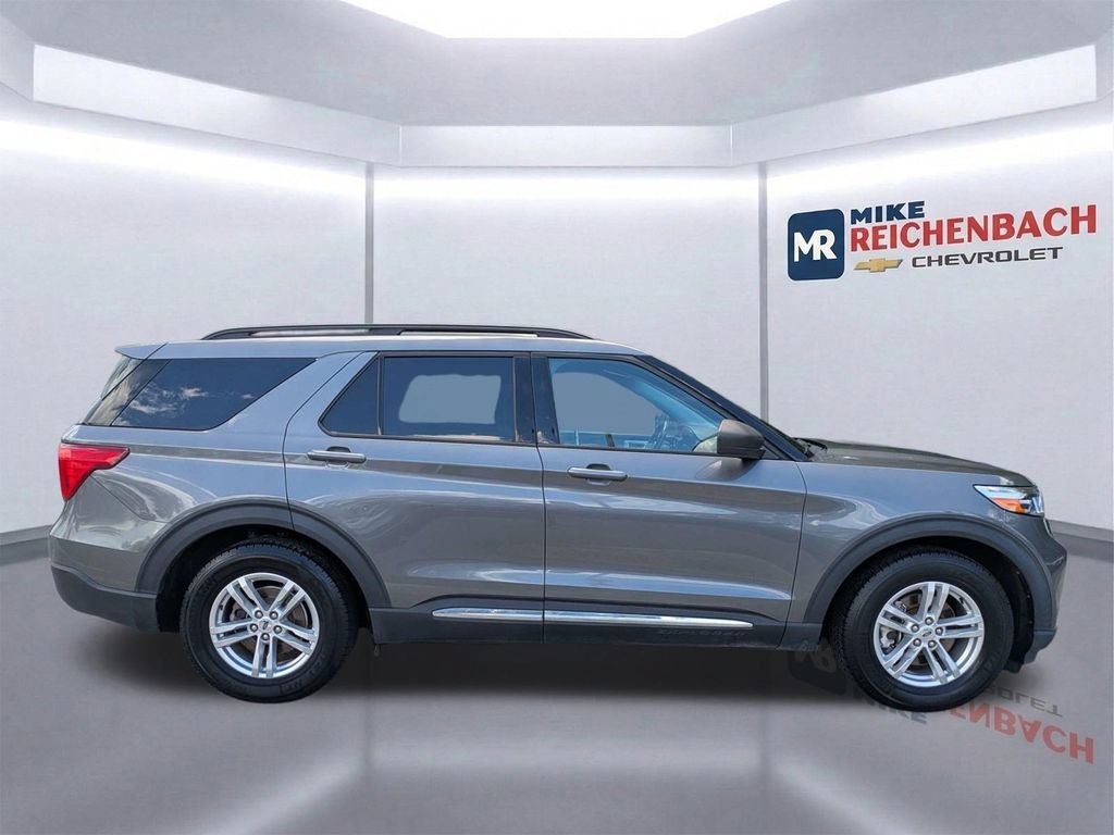 Used 2021 Ford Explorer XLT w/ Equipment Group 202A RWD image 3