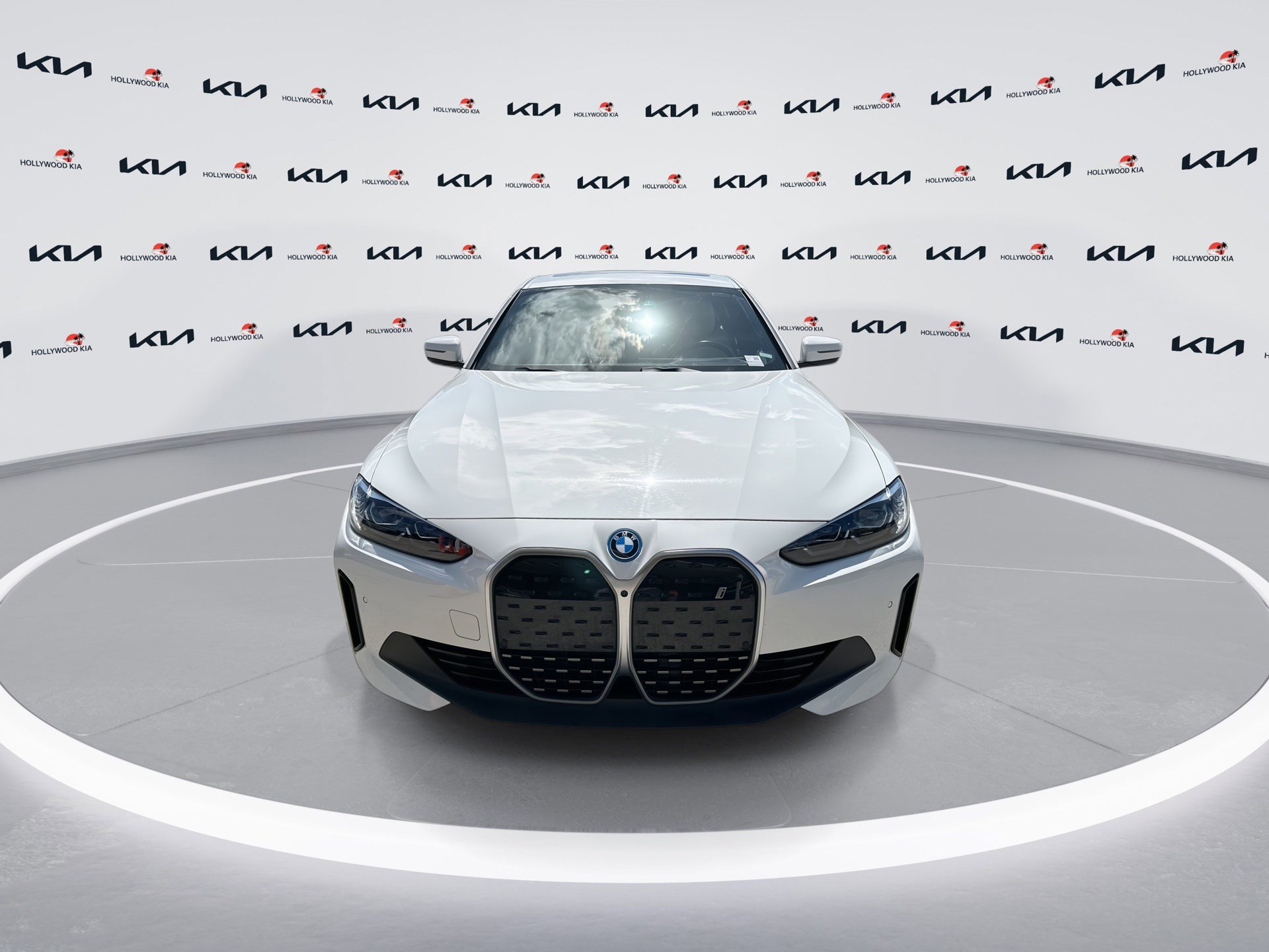 Used 2024 BMW i4 xDrive40i image 3