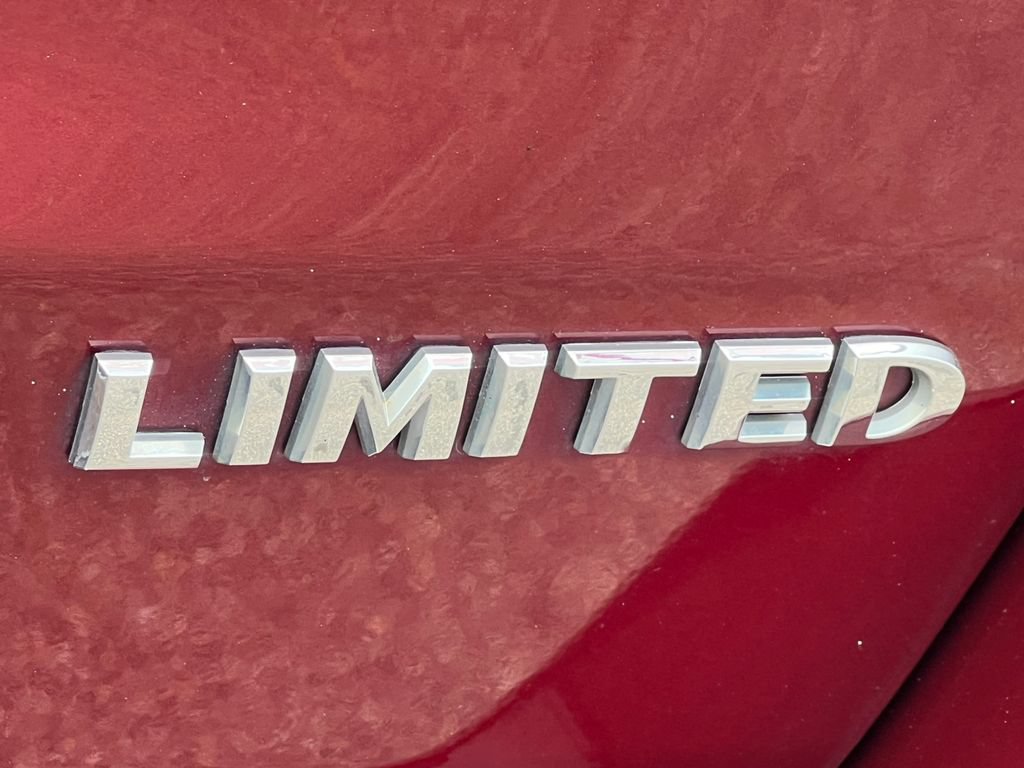 Used 2022 Jeep Grand Cherokee Limited w/ Tech Group AWD/4WD image 2