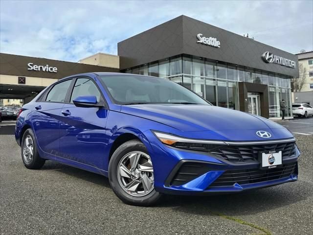 New 2026 Hyundai Elantra SE