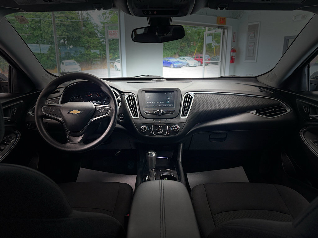 Used 2018 Chevrolet Malibu LT FWD image 20