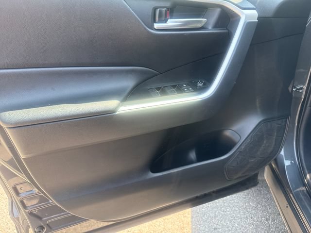 Used 2025 Toyota RAV4 XLE FWD image 9