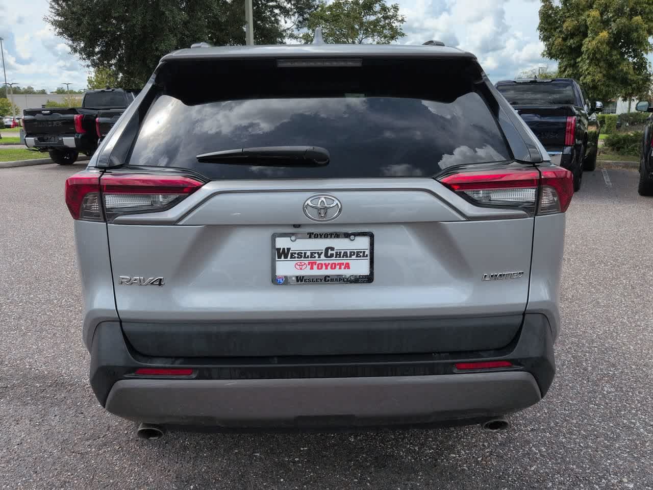 Used 2019 Toyota RAV4 Limited w/ Cold Weather Package FWD image 5