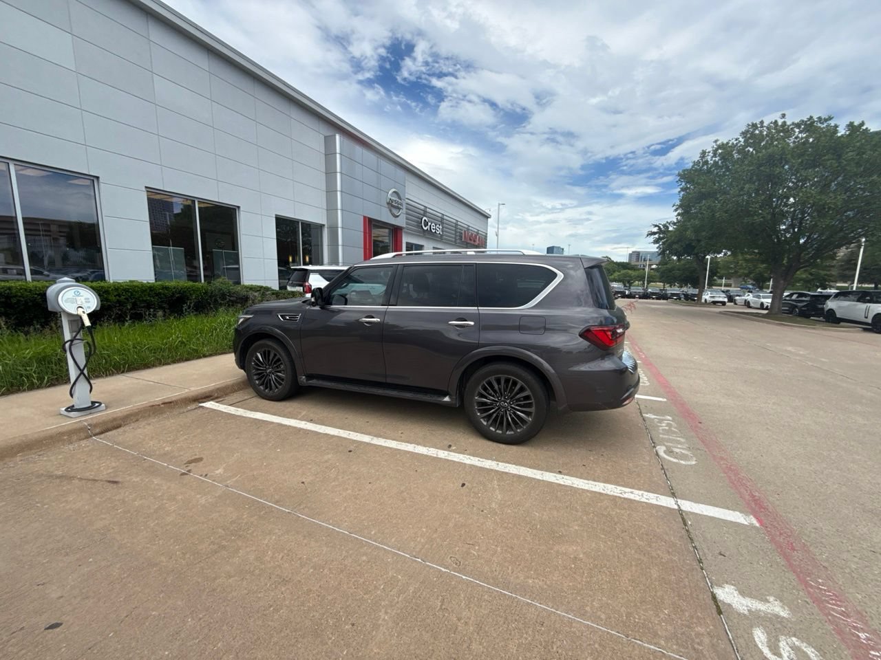 Used 2023 INFINITI QX80 Premium Select w/ Cargo Package RWD image 1