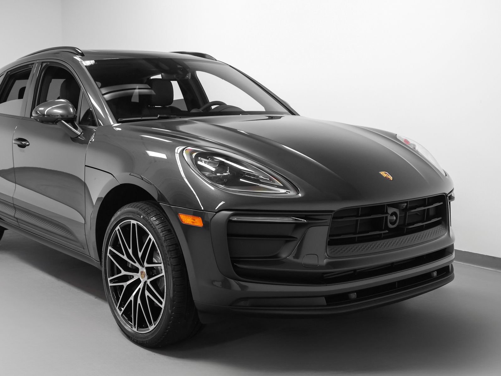 New 2026 Porsche Macan AWD/4WD image 7