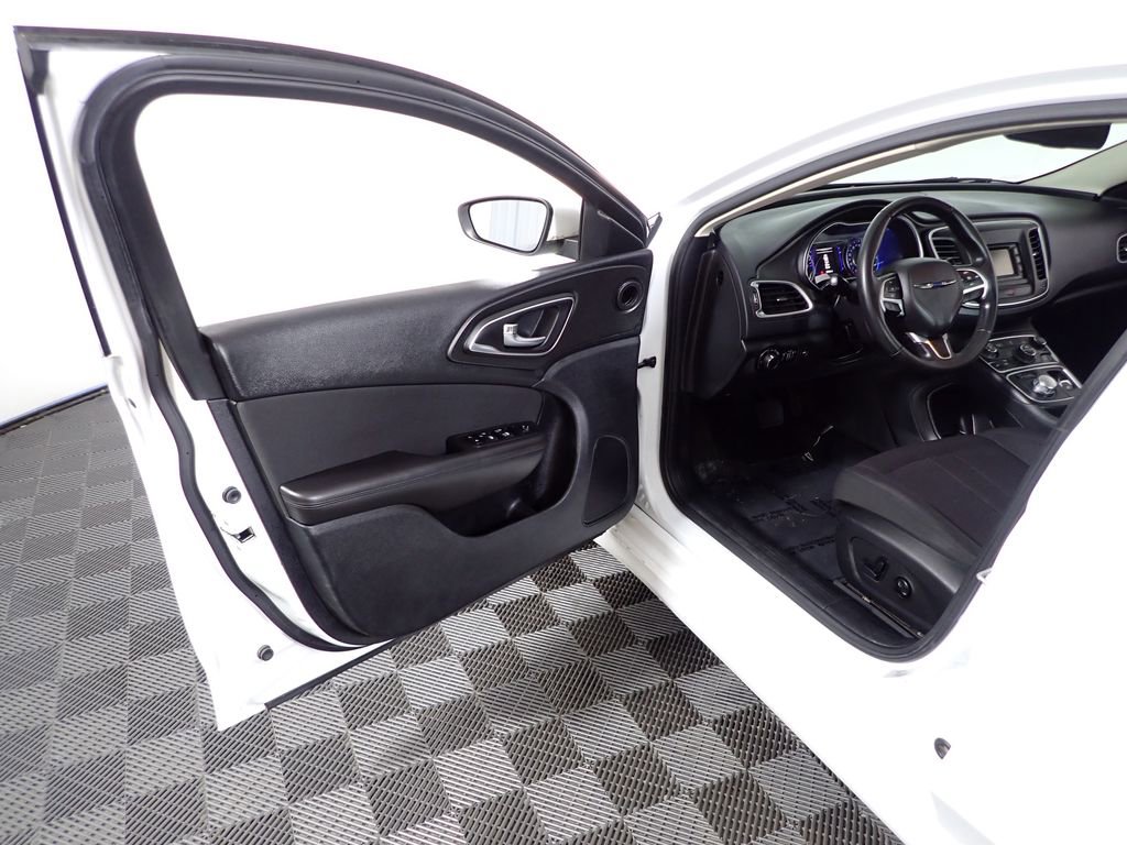 Used 2015 Chrysler 200 Limited w/ Convenience Group FWD image 23