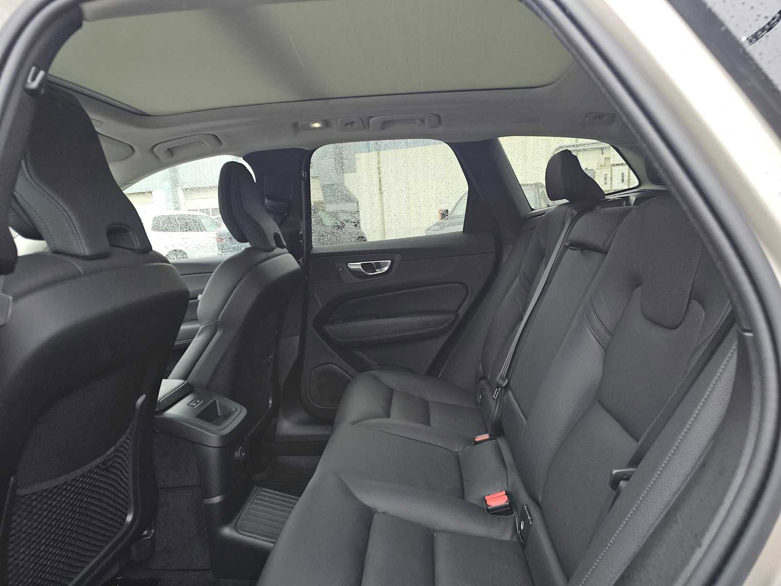 Certified 2024 Volvo XC60 T8 Plus w/ Protection Package Premier image 12