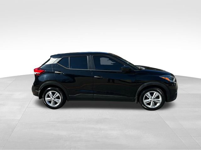 Used 2020 Nissan Kicks S image 6