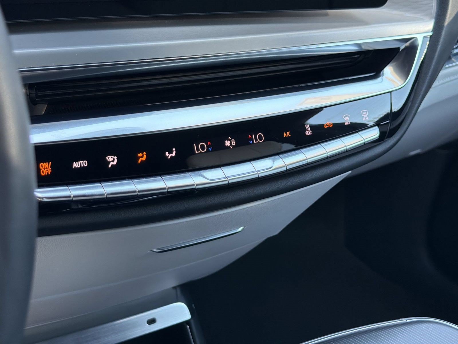 Used 2024 Cadillac Lyriq Luxury RWD image 18