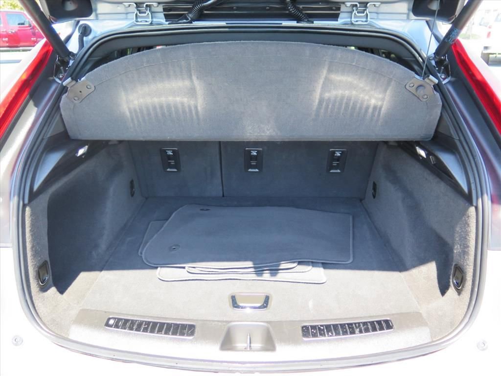 Certified 2024 Cadillac XT4 Premium Luxury image 25