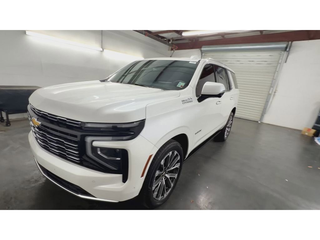 Used 2025 Chevrolet Tahoe High Country RWD image 4