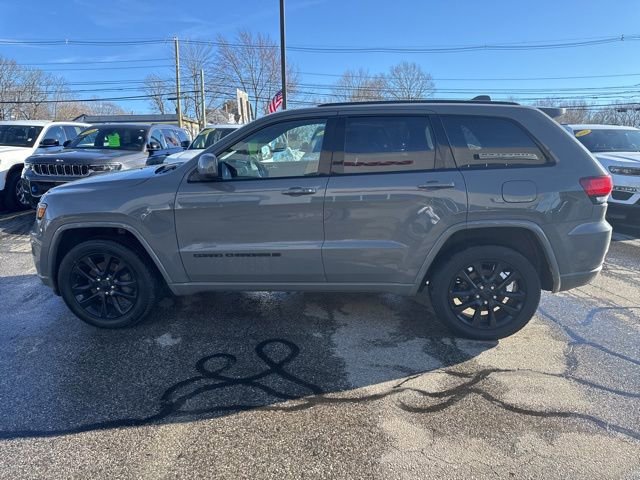 Certified 2022 Jeep Grand Cherokee Laredo X image 4