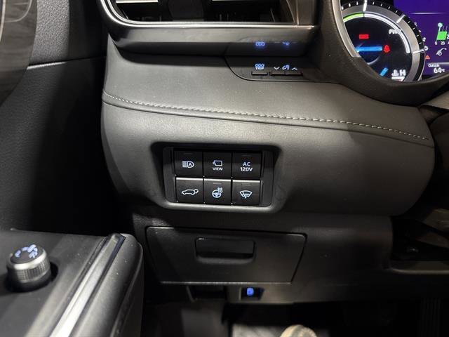 Used 2021 Toyota Highlander Limited image 16