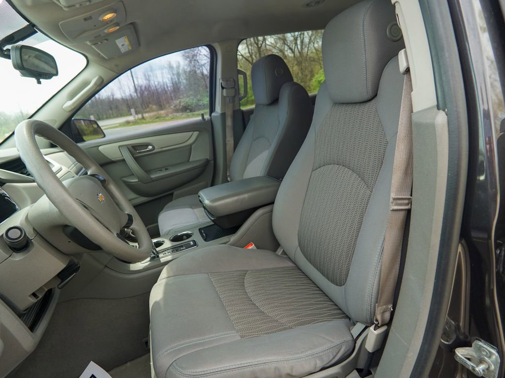 Used 2013 Chevrolet Traverse LS image 18