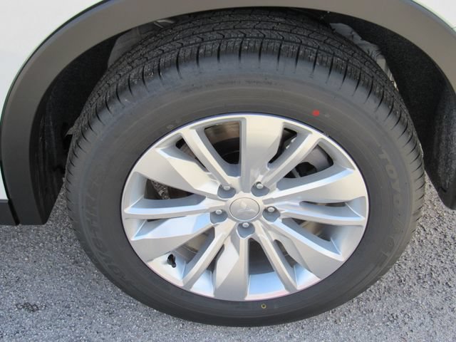 New 2026 Mitsubishi Outlander ES FWD image 12
