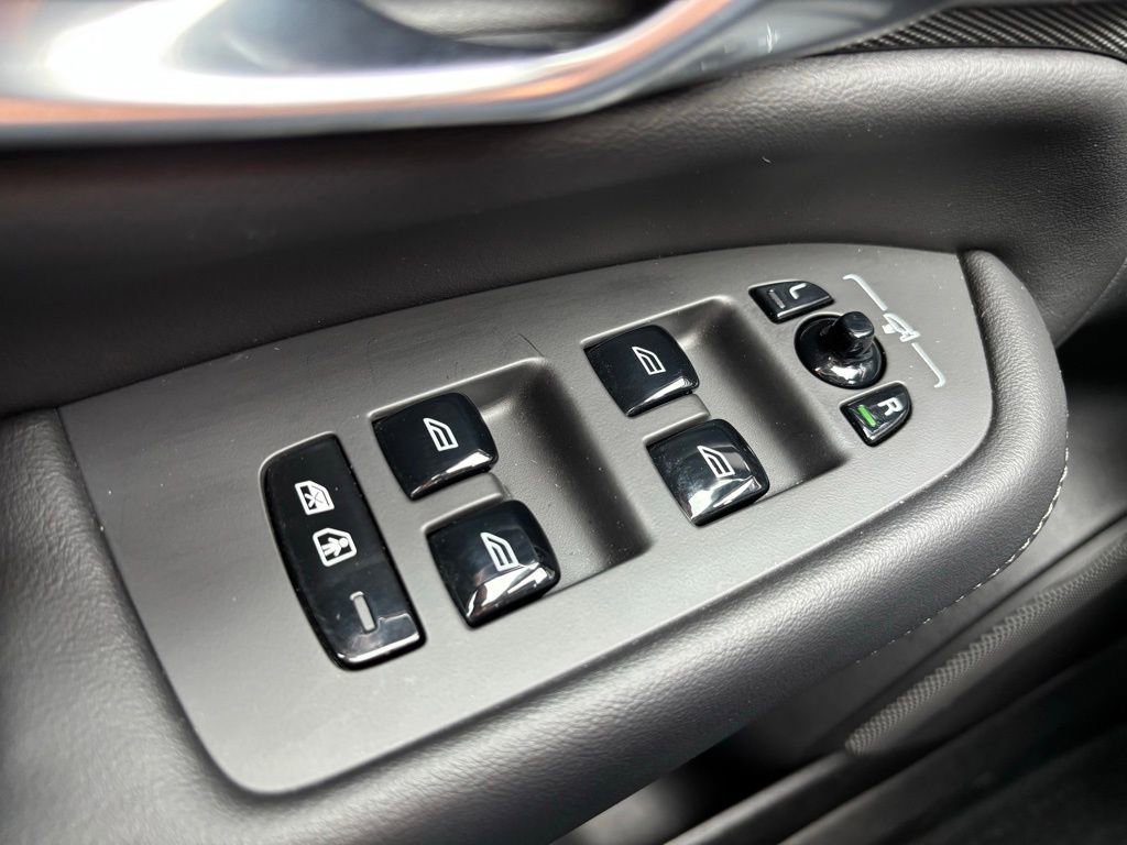 Certified 2023 Volvo XC90 B6 Plus w/ Protection Package Premier AWD/4WD image 30