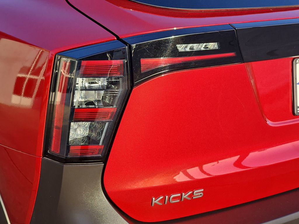 Used 2025 Nissan Kicks SV image 40