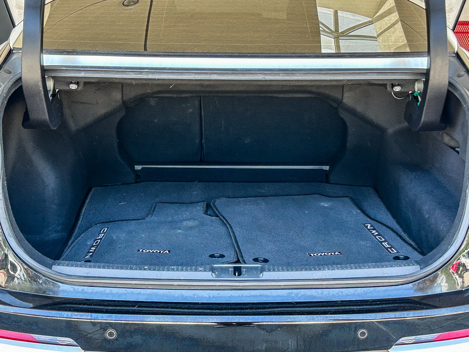 Used 2023 Toyota Crown Platinum w/ Carpet Mat Package (TMS) AWD/4WD image 26