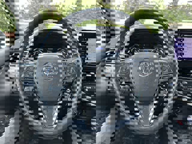 Used 2024 Toyota Camry SE FWD image 7