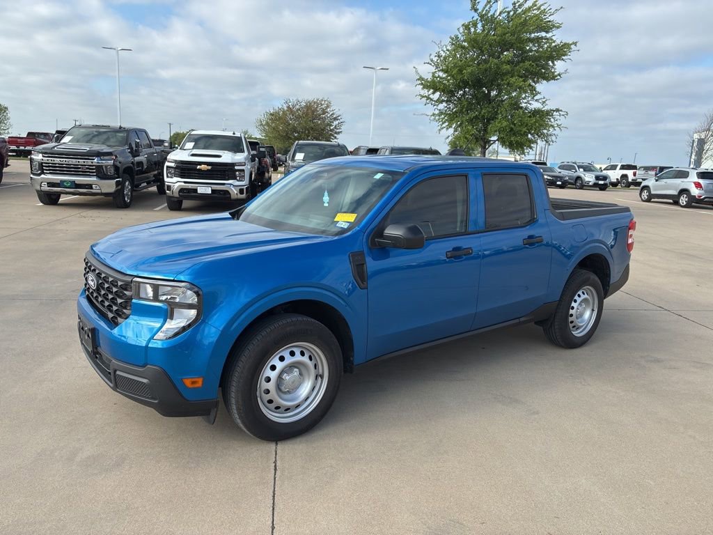 Used 2025 Ford Maverick XL image 1