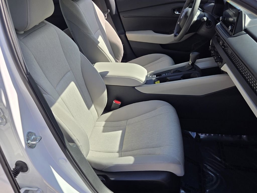 Certified 2025 Honda Accord LX image 17