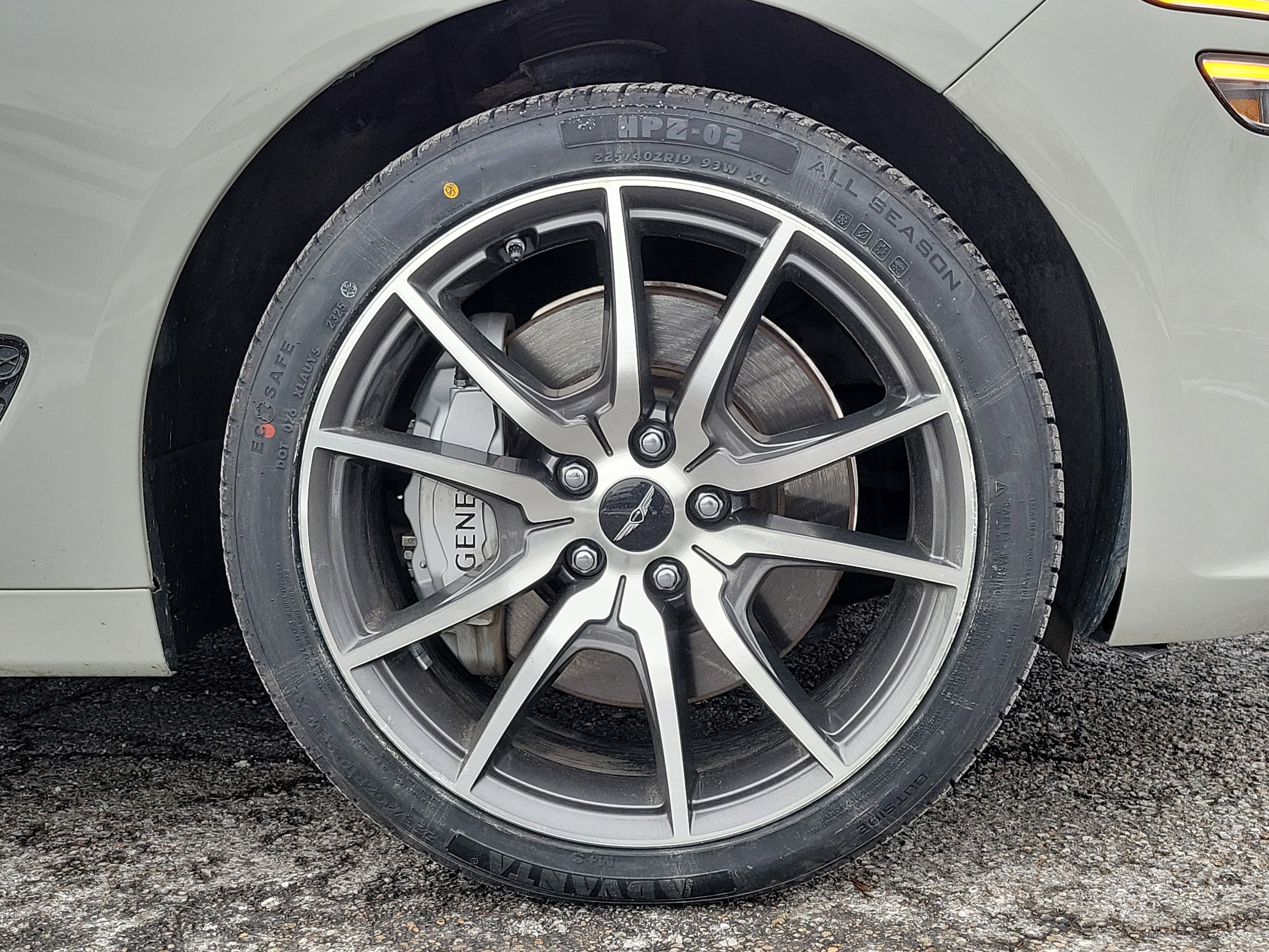 Used 2024 Genesis G70 2.5T image 5