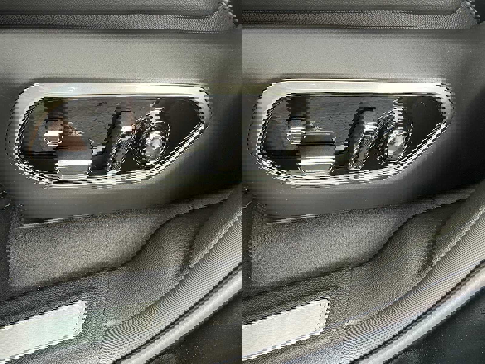 New 2025 Jeep Grand Cherokee Overland w/ Luxury Tech Group IV image 9